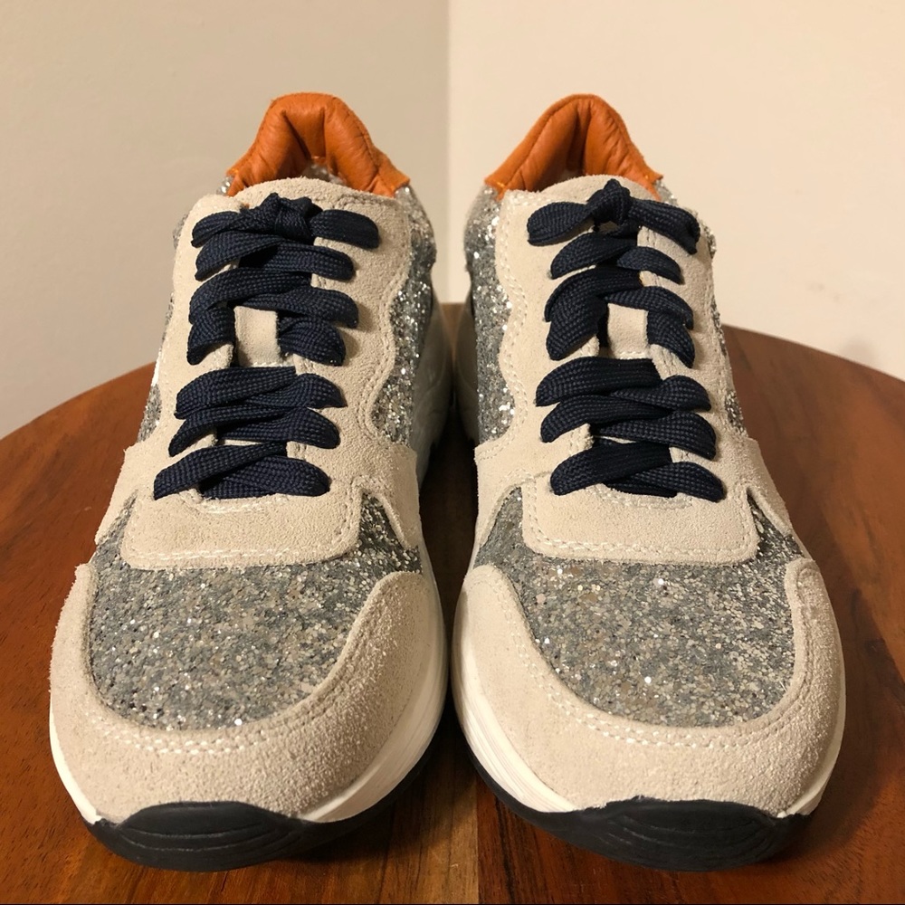 Steve Madden Suede Sneaker Size 6 - Picture 4 of 17